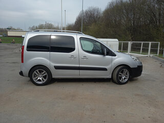 2008 Peugeot Partner II, серебристый, 750000 рублей, вид 2