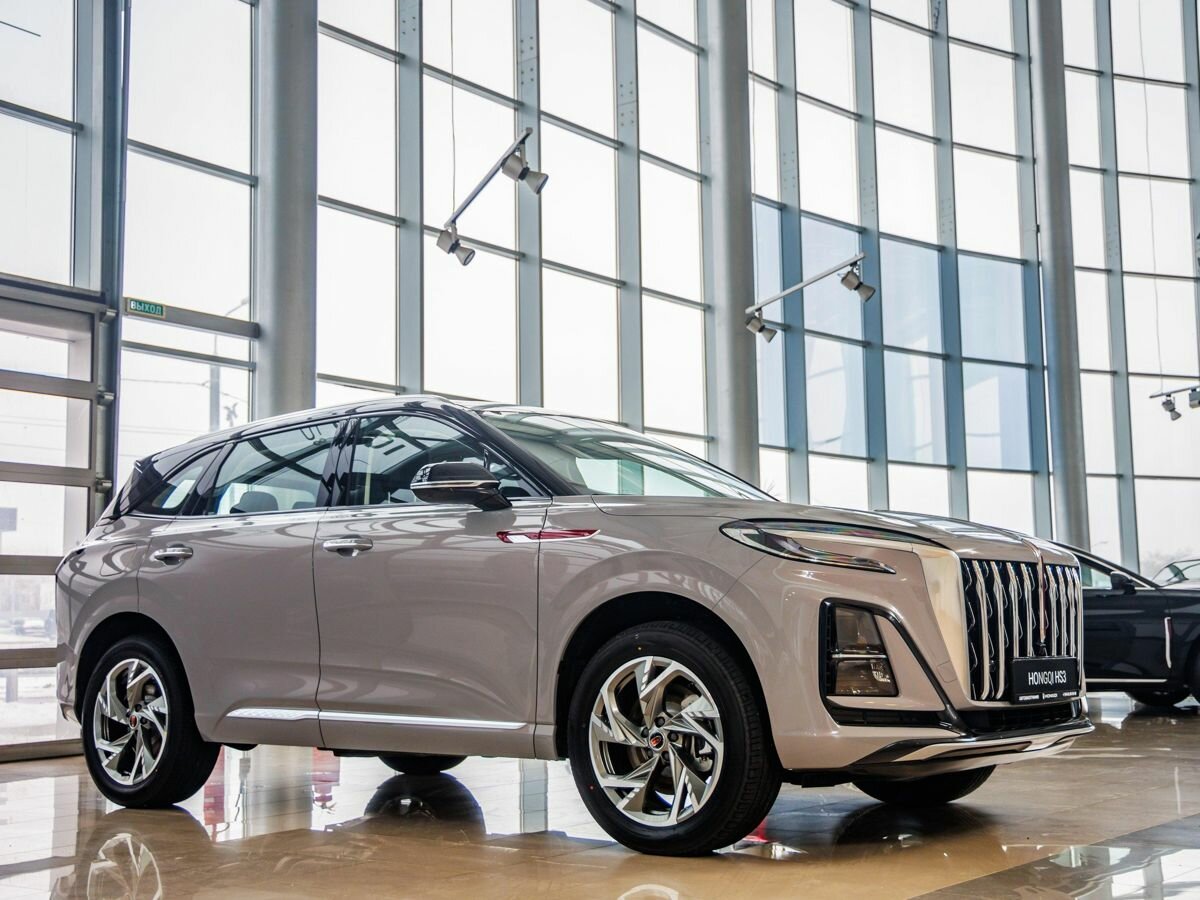 Открыть фотографии: Hongqi HS3