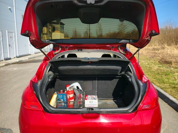 2008 Peugeot 308 I, красный, 400000 рублей - вид 6