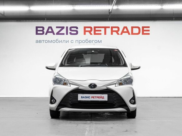 2018 Toyota Vitz III (XP130) Рестайлинг 2, белый - вид 1