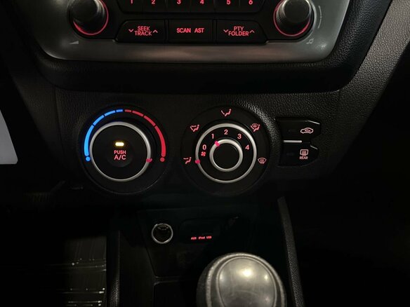 2012 Kia Rio 4-speed III, чёрный - вид 14