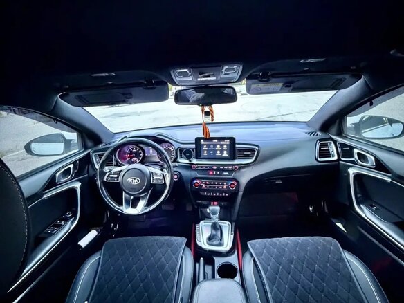 2019 Kia Ceed III, жёлтый, 1800000 рублей - вид 13