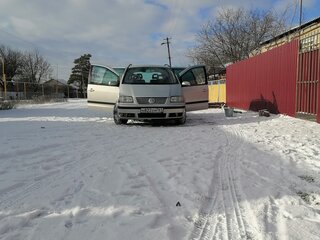 2002 Volkswagen Sharan I Рестайлинг, серебристый, 650000 рублей, вид 2