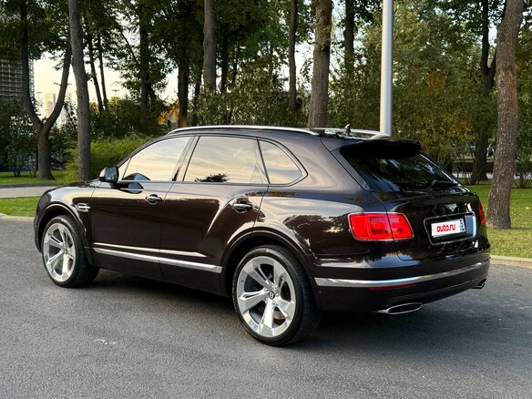 2016 Bentley Bentayga I, коричневый, 8700000 рублей - вид 5