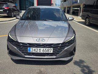 2023 Hyundai Avante VII, серебристый, 1810000 рублей, вид 2