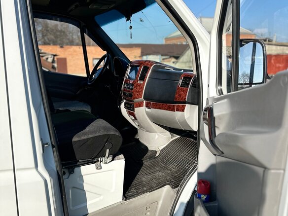 2010 Mercedes-Benz Sprinter, белый, 2200000 рублей - вид 7