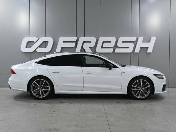 2021 Audi A7 55 TFSI II (4K), белый, 6599000 рублей - вид 4