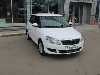 2013 Skoda Fabia II Рестайлинг, белый, 392000 рублей, вид 3