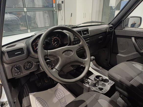 2025 Lada (ВАЗ) Niva Legend I, белый - вид 2
