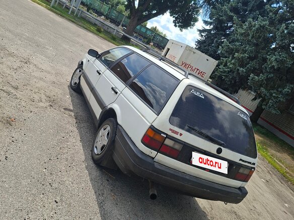 1988 Volkswagen Passat B3, белый - вид 1