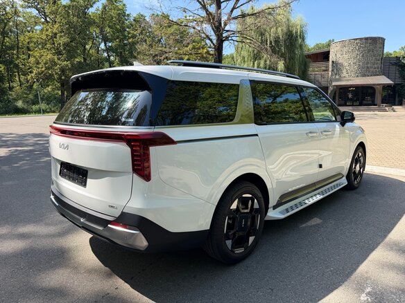 2025 Kia Carnival IV Рестайлинг, белый, 5800000 рублей - вид 7