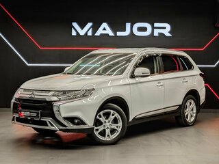 2020 Mitsubishi Outlander III Рестайлинг 3, белый, 2450000 рублей, вид 1