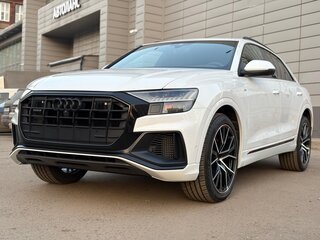2020 Audi Q8 55 TFSI I (4M), белый, 7150000 рублей, вид 2