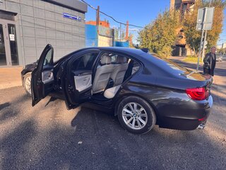 2013 BMW 5 серии 528i xDrive VI (F10/F11/F07) Рестайлинг, чёрный, 1990000 рублей, вид 2