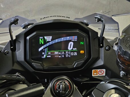 2025 Kawasaki Ninja 1000 SX, чёрный, 1700000 рублей, вид 4