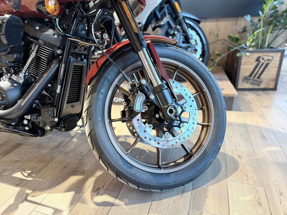 2024 Harley-Davidson Low Rider ST, красный, 2950000 рублей - вид 11