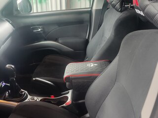 2007 Mitsubishi Outlander II, чёрный, 950000 рублей, вид 3