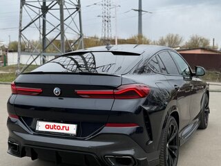 2022 BMW X6 40i III (G06), синий, 8800000 рублей, вид 4