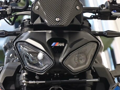 2026 BMW M 1000 R, чёрный, 3764000 рублей, вид 3