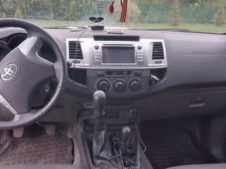 2011 Toyota Hilux VII, серый, 1950000 рублей, вид 4