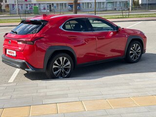 2019 Lexus UX 200 I, красный, 2831353 рублей, вид 3