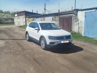 2017 Volkswagen Tiguan II, белый, 2000000 рублей, вид 5