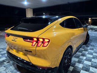 2023 Ford Mustang Mach-E 98 kWh I, жёлтый, 4500000 рублей, вид 3