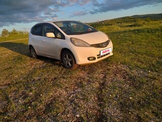 2013 Honda Fit II, белый, 700000 рублей, вид 2