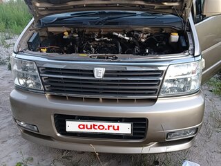 1999 Nissan Elgrand I (E50), бежевый, 650000 рублей, вид 3