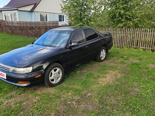1990 Toyota Vista III (V30), серый, 380000 рублей, вид 1
