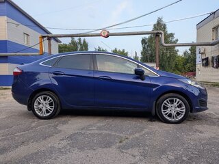2016 Ford Fiesta Mk6 Рестайлинг, синий, 620000 рублей, вид 4