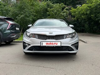 2019 Kia Optima IV Рестайлинг, серебристый, 1970000 рублей, вид 3