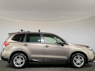 2017 Subaru Forester IV Рестайлинг 2, серый, 2210000 рублей, вид 4