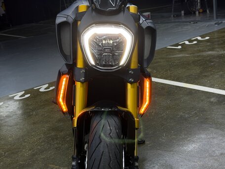 2022 Ducati Diavel 1260 S, чёрный, 1890000 рублей, вид 5