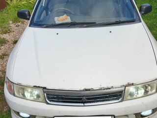 2000 Mitsubishi Mirage V, белый, 130000 рублей, вид 2