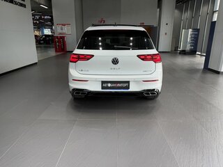 2022 Volkswagen Golf VIII, белый, 1999900 рублей, вид 5