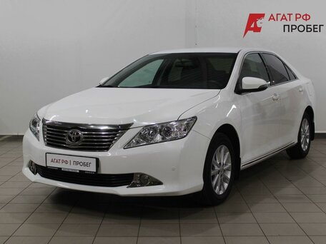 2014 Toyota Camry VII (XV50), белый, 2025000 рублей, вид 1