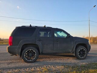 2008 Chevrolet Tahoe III, чёрный, 1700000 рублей, вид 2