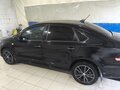 2017 Volkswagen Polo V Рестайлинг, чёрный, 900000 рублей - вид 3