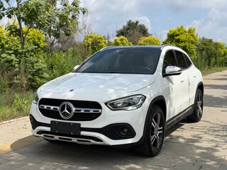 2022 Mercedes-Benz GLA 180 II (H247), белый, 2670000 рублей, вид 3