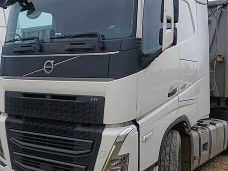 2022 Volvo FH 540, белый, 10397000 рублей, вид 4