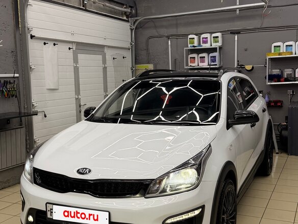 2020 Kia Rio X-Line IV, белый, 1390000 рублей - вид 3