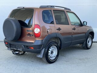2018 Chevrolet Niva I Рестайлинг, коричневый, 638000 рублей, вид 5