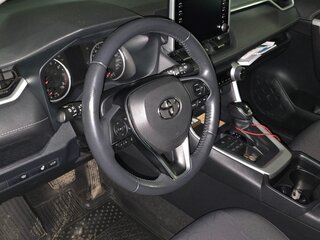 2020 Toyota RAV4 V (XA50), чёрный, 4100000 рублей, вид 3