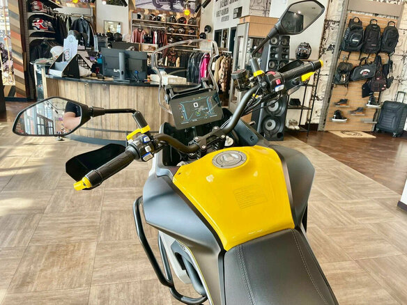 2025 QJMotor SVT 650 X, чёрный, 724000 рублей - вид 7