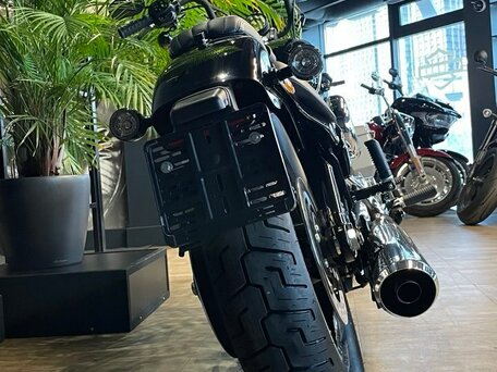 2025 Harley-Davidson Street Bob, чёрный, 2290000 рублей, вид 4
