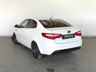 2013 Kia Rio III, белый, 770000 рублей, вид 4