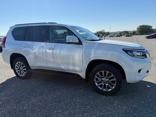 2020 Toyota Land Cruiser Prado 150 Series Рестайлинг 3, белый, 6240000 рублей, вид 3