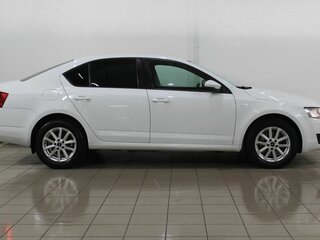 2015 Skoda Octavia III (A7), белый, 1370000 рублей, вид 5