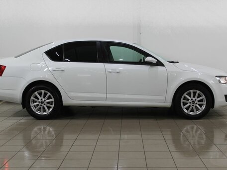 2015 Skoda Octavia III (A7), белый, 1350000 рублей, вид 5
